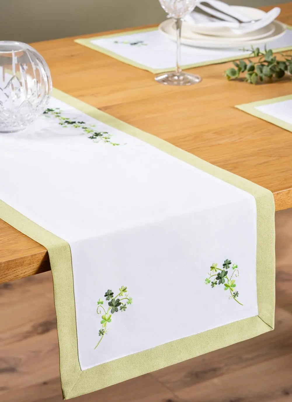 table runner on table with crystal bowl, side view